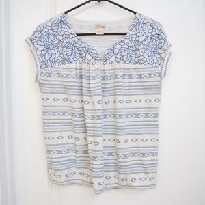 White and blue Lucky Brand tee shirt blouse